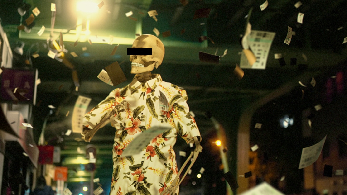 ドミコ「問題発生です」ミュージックビデオより。