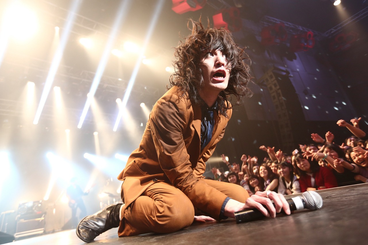 ドレスコーズ「"Don't Trust Ryohei Shima" TOUR」の様子。