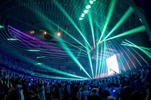 「SCANDAL 15th ANNIVERSARY LIVE『INVITATION』」の様子。（撮影：ヤオタケシ）