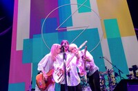 「SCANDAL 15th ANNIVERSARY LIVE『INVITATION』」の様子。（撮影：ヤオタケシ）