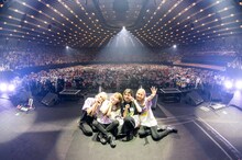 「SCANDAL 15th ANNIVERSARY LIVE『INVITATION』」の様子。（撮影：ヤオタケシ）