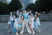 「イヤフォン・ライオット」のダンスパフォーマンスを披露する私立恵比寿中学。