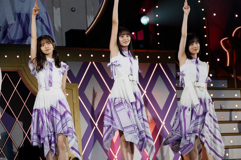 左から齋藤飛鳥、遠藤さくら、山下美月。