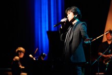 藤井フミヤ「十音楽団」2019年コンサートの様子。