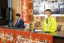 左から西川貴教（T.M.Revolution）、三日月大造滋賀県知事。