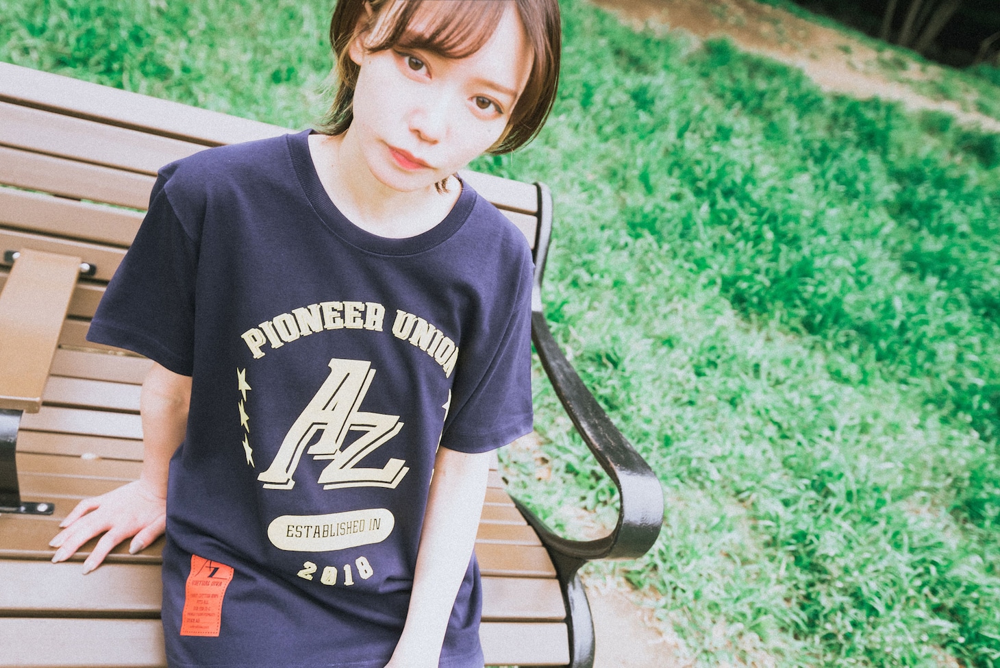 AZKi「AZKi 8th LiVE『Rewind & Reunion』」グッズの着用イメージ。