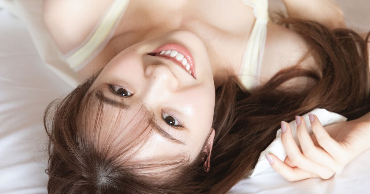 乃木坂46渡辺みり愛、1st写真集から透明感あふれるランジェリーカット 