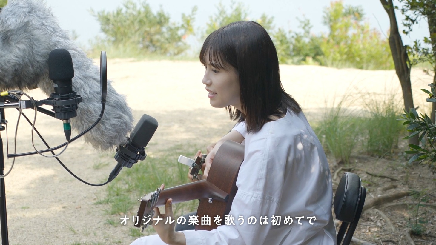 SUENAGA GroupテレビCM「弾き語り篇」メイキングより。