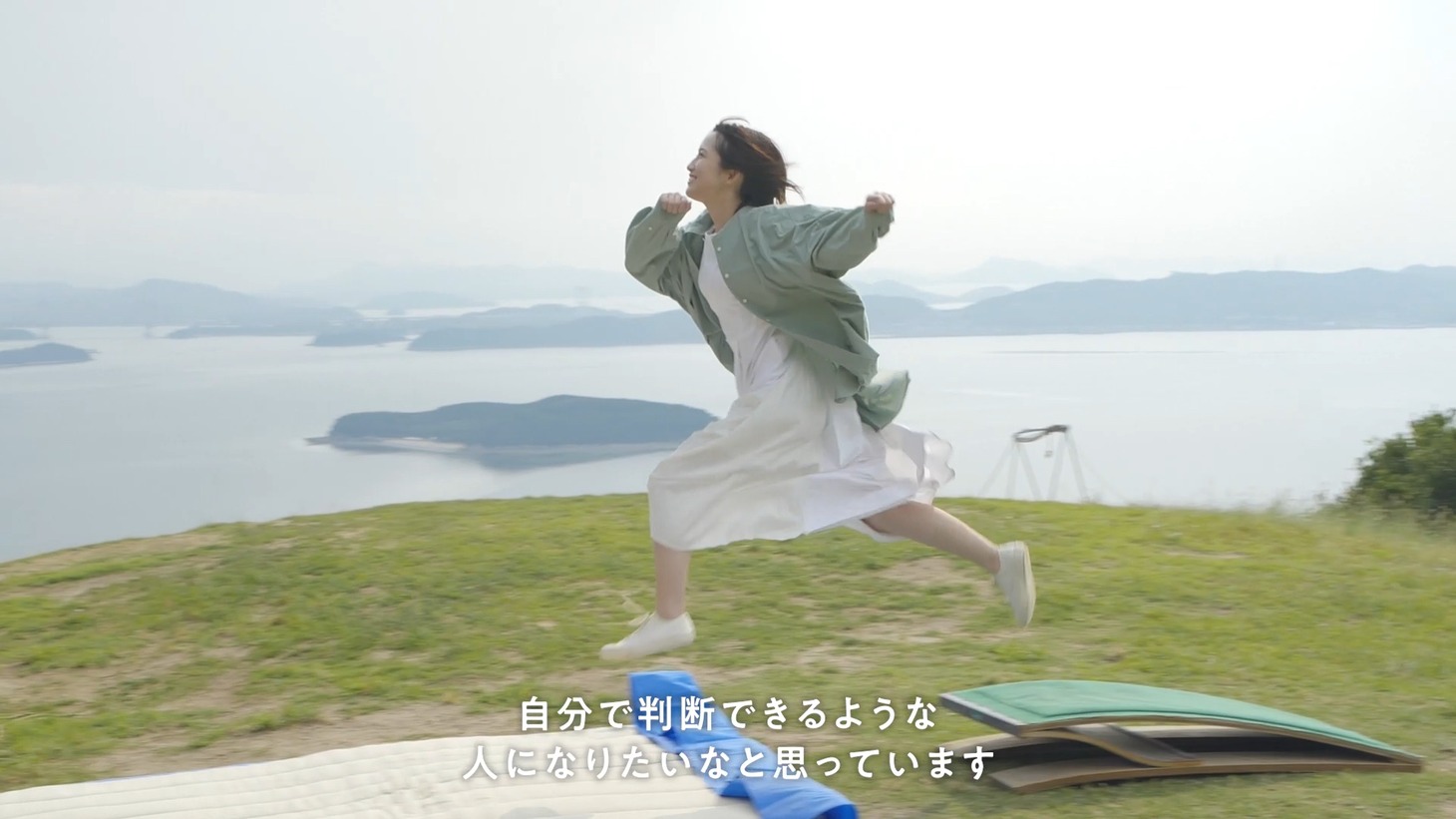 SUENAGA GroupテレビCM「弾き語り篇」メイキングより。