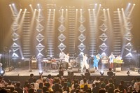 「マカロックツアーEXTRA in 春日部 ～しんちゃんも遊びに来るゾ！オラたちとおしり合いになってクレヨン♡篇～」の様子。（撮影：酒井ダイスケ）