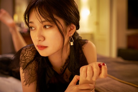 寺田蘭世（乃木坂46）1st写真集（タイトル未定）より。（撮影：大江麻貴）