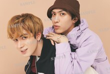 「SUPER★DRAGON OFFICIAL CALENDAR 2022」特典ポストカード サンプル (c)SDP