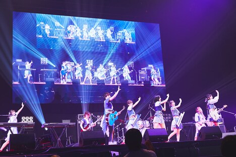 「＠JAM EXPO 2020-2021」でパフォーマンスするザ・コインロッカーズ。（撮影：溝口裕也）