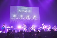 「＠JAM EXPO 2020-2021」でパフォーマンスするザ・コインロッカーズ。（撮影：溝口裕也）