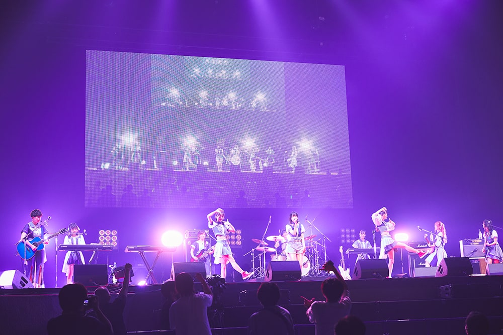 「＠JAM EXPO 2020-2021」でパフォーマンスするザ・コインロッカーズ。（撮影：溝口裕也）