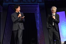 左から大泉洋、MIYAVI。