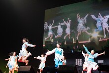 私立恵比寿中学のパフォーマンスの様子。