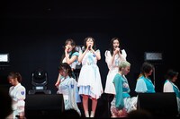 私立恵比寿中学のパフォーマンスの様子。