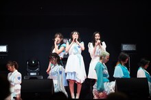 私立恵比寿中学のパフォーマンスの様子。