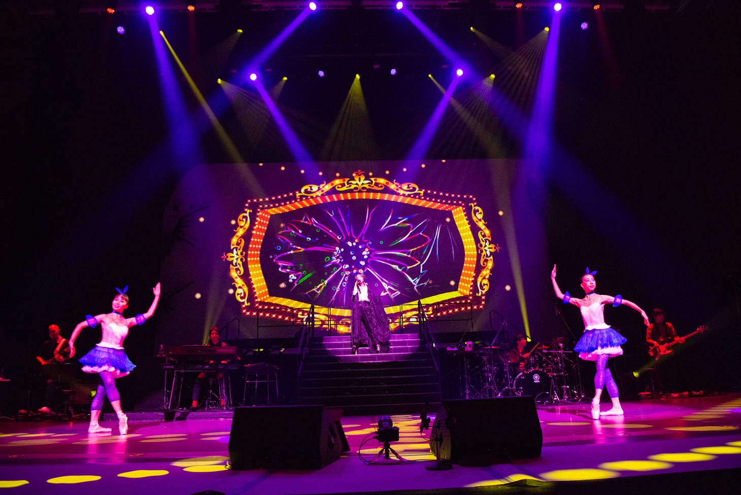 「MIKA NAKASHIMA CONCERT TOUR JOKER 2021」神奈川・パシフィコ横浜 国立大ホール公演の様子。（撮影：ハタサトシ）