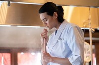 栁俊太郎扮する青井春翔。