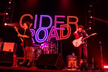 UNISON SQUARE GARDEN（Photo by Viola Kam［V'z Twinkle］）