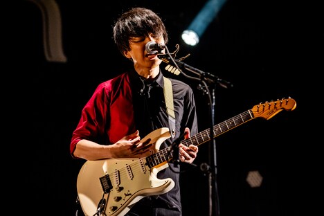 斎藤宏介（Vo, G）（Photo by Viola Kam［V'z Twinkle］）