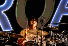 鈴木貴雄（Dr）（Photo by Viola Kam［V'z Twinkle］）