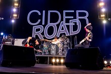 UNISON SQUARE GARDEN（Photo by Viola Kam［V'z Twinkle］）