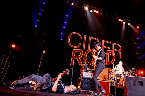 UNISON SQUARE GARDEN（Photo by Viola Kam［V'z Twinkle］）