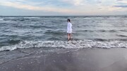 Ilie「syukufuku」ミュージックビデオのサムネイル。
