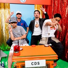 「SUMMIT, Inc. Presents『はらペコクイズ じゅ～じゅ～』」よりCreativeDrugStoreチーム。