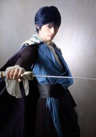 高本学扮するカイル。