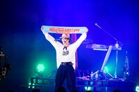 真田佑馬（G, Vo）（Photo by Gaku Maeda）