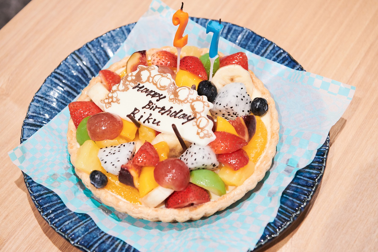 編集部が用意したバースデーケーキ。