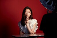 Visée「グロッシーリッチ アイズ N」広告撮影時のRIMA。