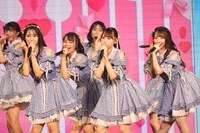 「≠ME 1st Tour ～やっぱり、恋をした～」初日公演の様子。(c)YOANI