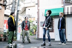 THE FOREVER YOUNG、新曲「人間合格」MVはバンドの1日を追ったドキュメンタリー