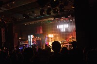 「Kroi Major 1st Album “LENS” Release Tour “凹凸”」追加公演の様子。（Photo by Momo Angela）