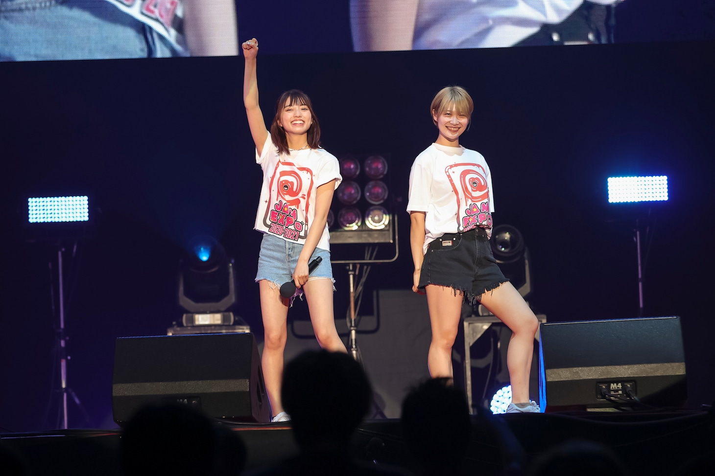 高見奈央と吉木悠佳によるユニット・NAH。脇あかり（東京パフォーマンスドール）は欠席。