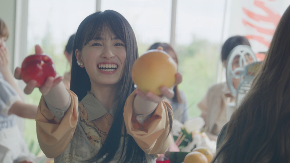 乃木坂46「思い出ファースト」ミュージックビデオより。