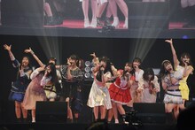 Dorothy Little Happyトリビュートステージの様子。