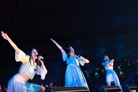 左から私立恵比寿中学の風見和香、小林歌穂、桜木心菜。