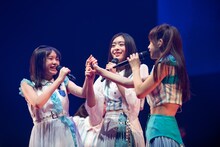 「仮契約のシンデレラ」でイントロのセリフパートを担当するエビ中の新メンバー3人。