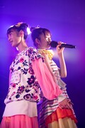 左からB.O.L.Tの青山菜花、高井千帆。