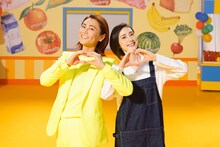 左から氷川きよし、天海祐希。