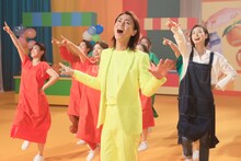 氷川きよし「Happy!」ミュージックビデオ撮影中の様子。