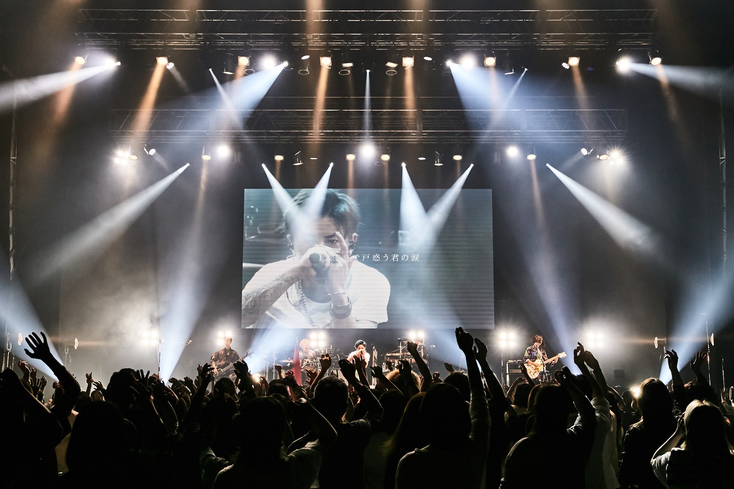 「ASH DA HERO LIVE 2021 "THE SHOW MUST GO ON"」の様子。（撮影：粂井健太）