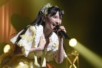 カメラに向かってセリフを披露する菅田愛貴。