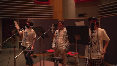 レコーディングをするEXITと明石家さんま。